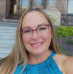 Meet your Posher, Tonia